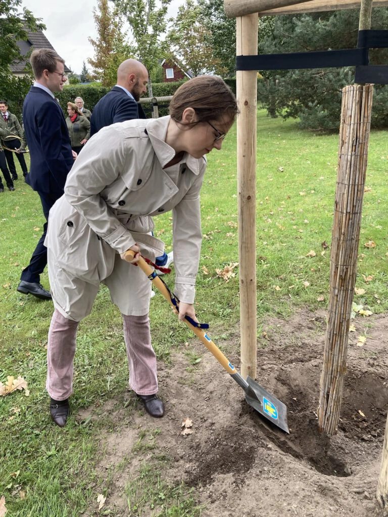 Einheitsbuddeln in Tornesch: Gemeinsam für die Umwelt und die Einheit Deutschlands